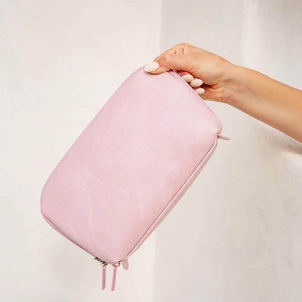 NEW BEIS The Cosmetic Pouch Set
IN ATLAS PINK - Picture 7 of 16